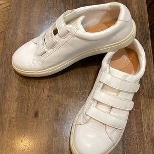 White Velcro sneakers - A New Day